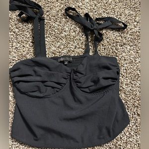 Small Kendall and Kylie, cute underwire top. This is perfect condition.